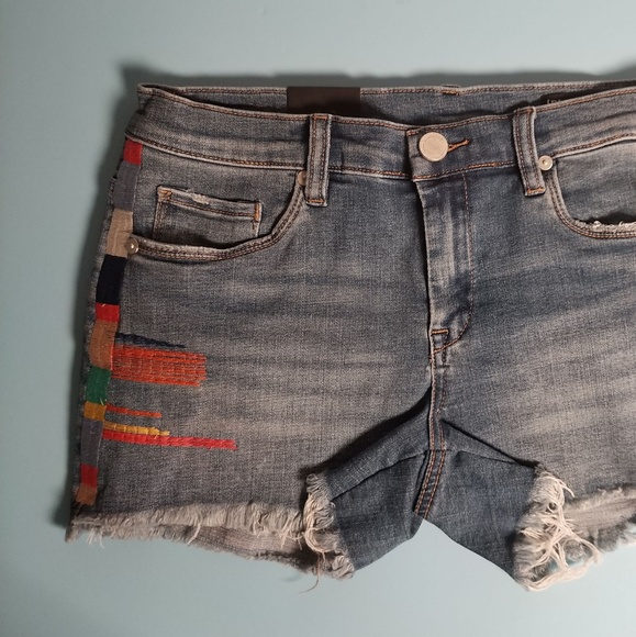 BlankNyc Denim Shorts - Picture 6 of 8